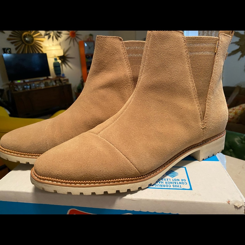 Toms boots tan size 12 like new!